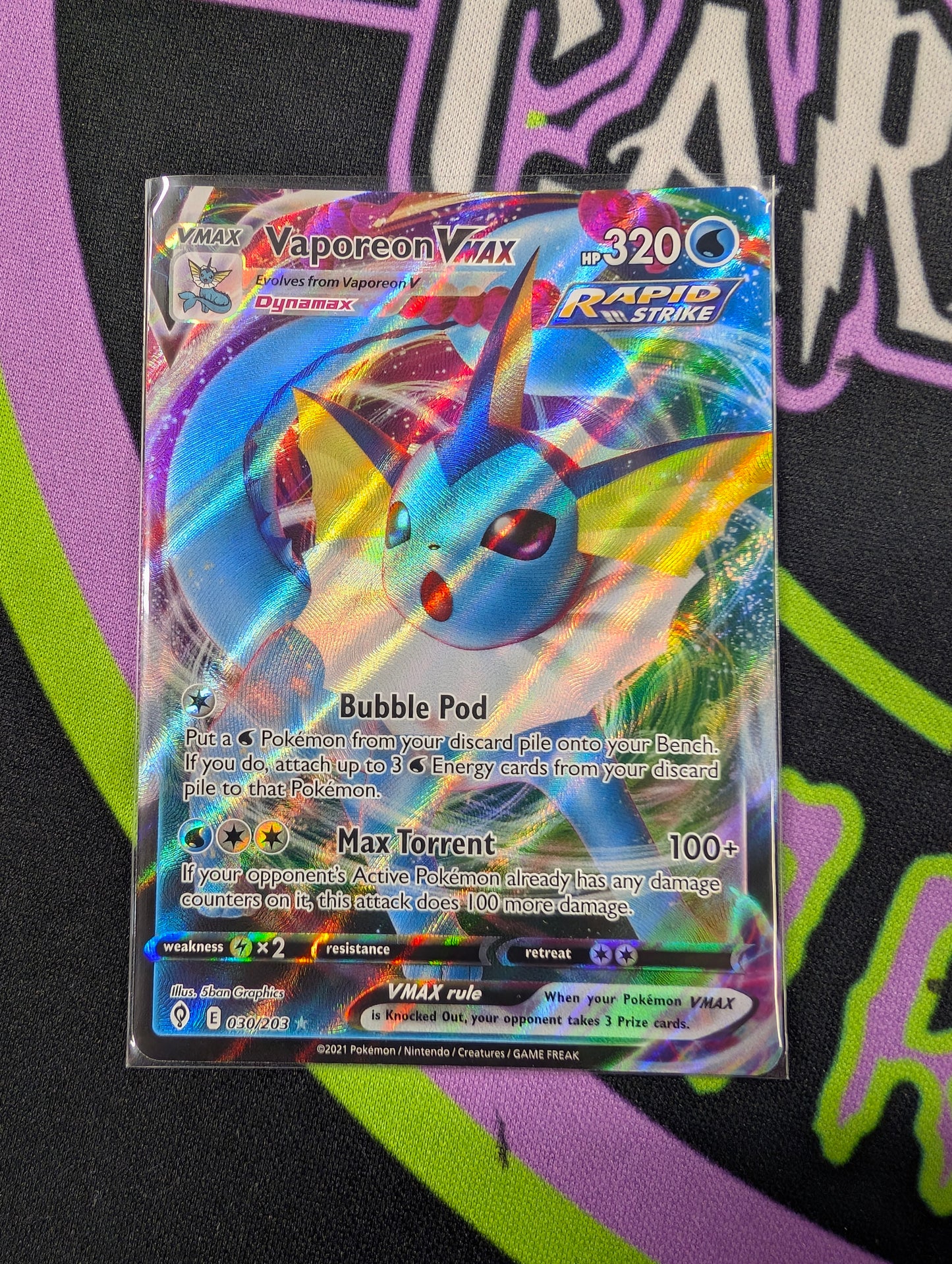 Vaporeon VMAX 030/203