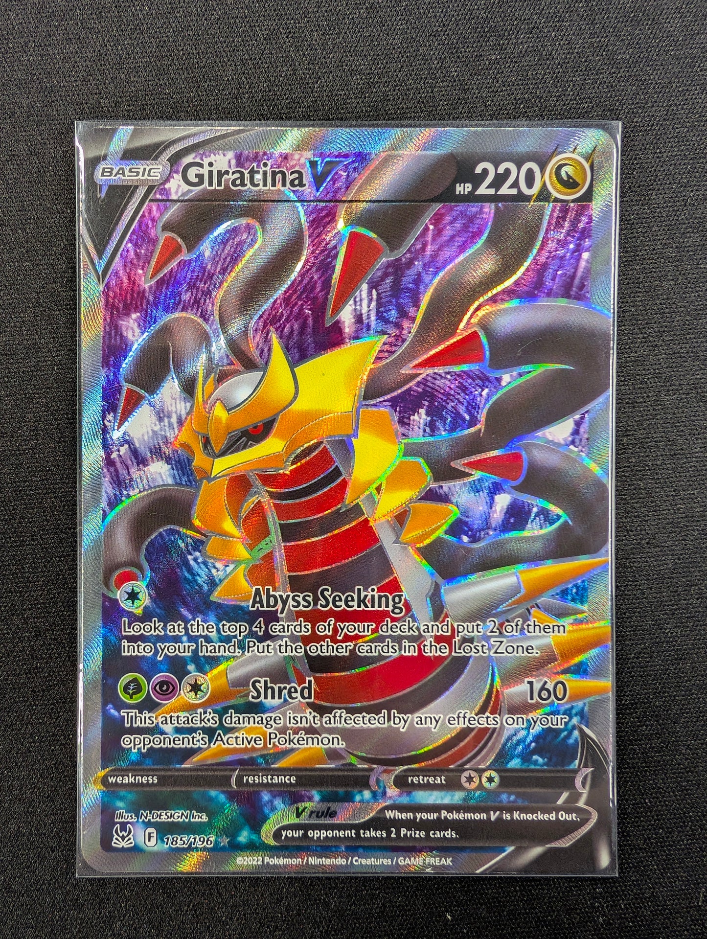 Giratina V 185/196 (Full Art)