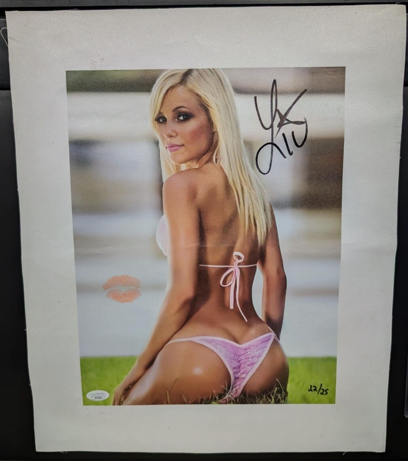 Liv Morgan Kissed and Autographed Canvas /25 JSA Authenticated 